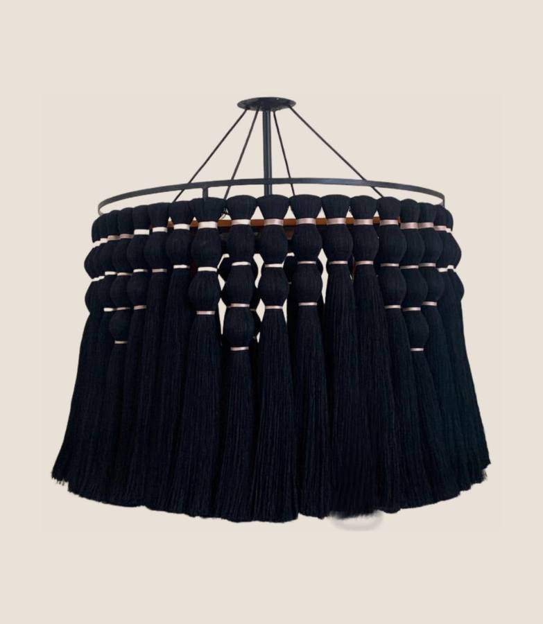 Candil de esferas de algodón negro